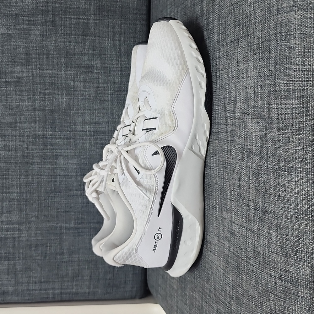 NIKE Renew Men"s White Black Shoes CK5074-100